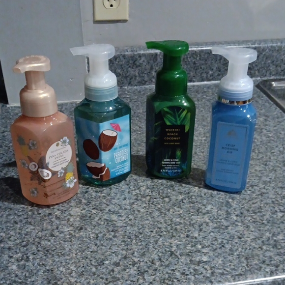 Bath & Body Works Other - Bath & Body Works Foaming Hand Soap Set - Peach, Blue, Green